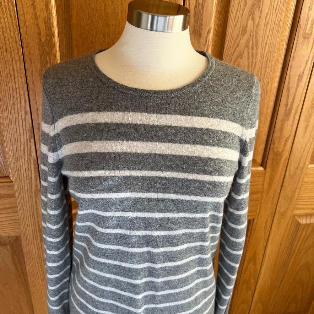 TALBOTS - Cashmere Button-Cuff Sweater - Excellent Condition